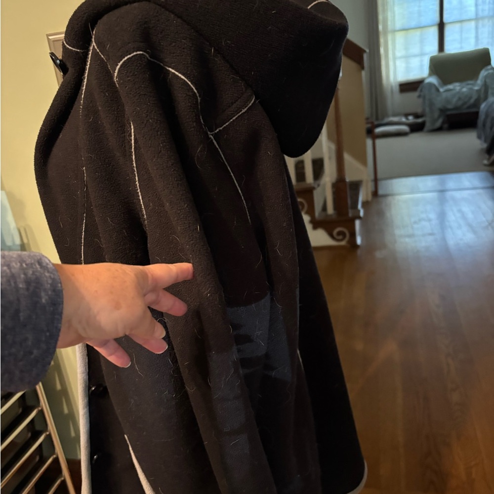 Susan Graver Large Black and Gray Fleece Coat - Picture 2 of 4